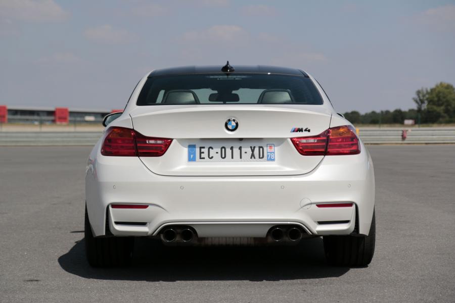  BMW M4 Coupe Competition Package 2016 года  (фото 8 из 29)